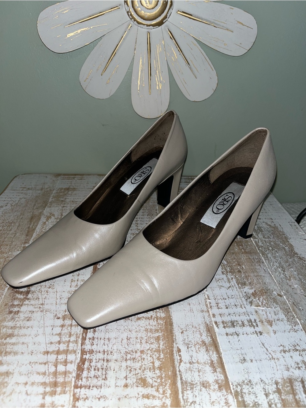 SRO Ivory Leather Mid-Heel Pumps for Women